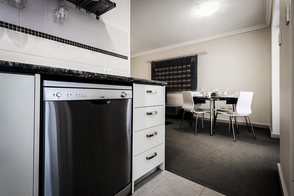Airexec Apartments Perth Bagian luar foto